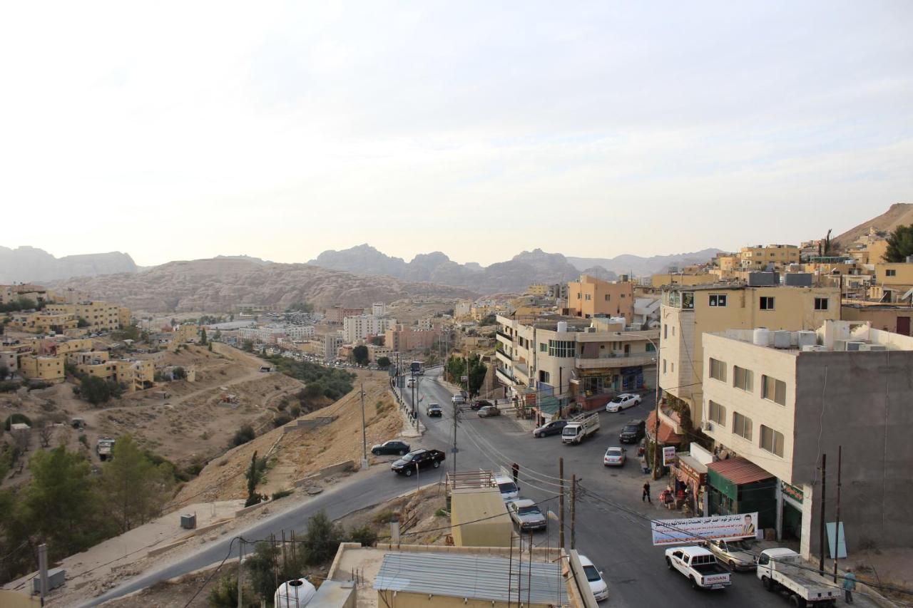 Petra Visitors Hotel Wadi Musa Exterior photo