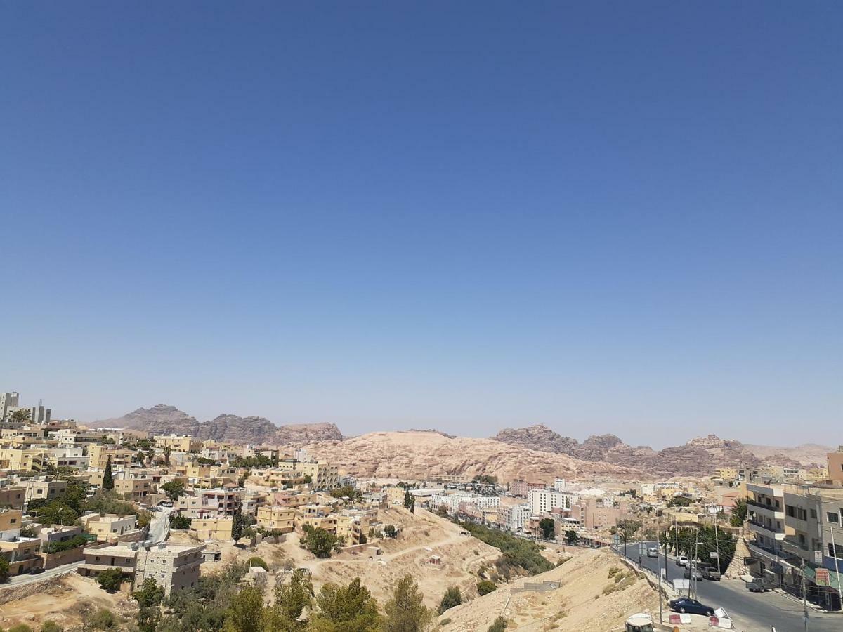 Petra Visitors Hotel Wadi Musa Exterior photo