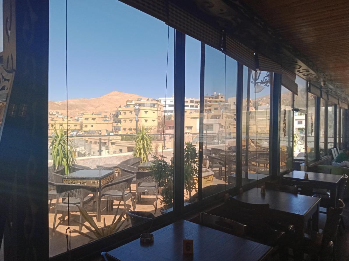 Petra Visitors Hotel Wadi Musa Exterior photo
